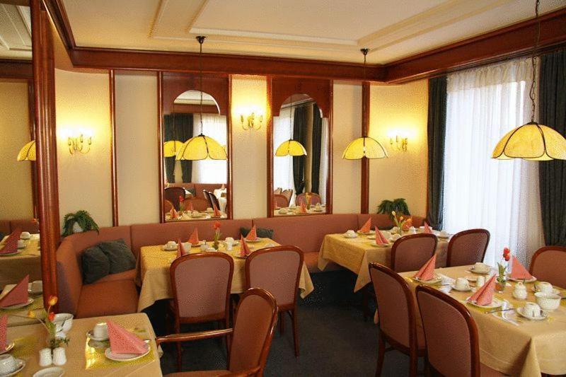 Hotel Am Schelztor Esslingen am Neckar Esterno foto