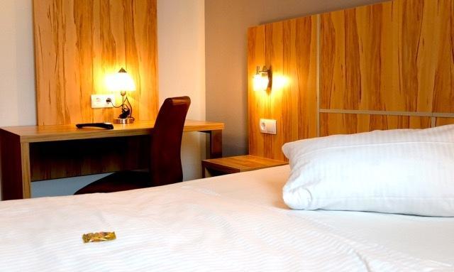 Hotel Am Schelztor Esslingen am Neckar Esterno foto